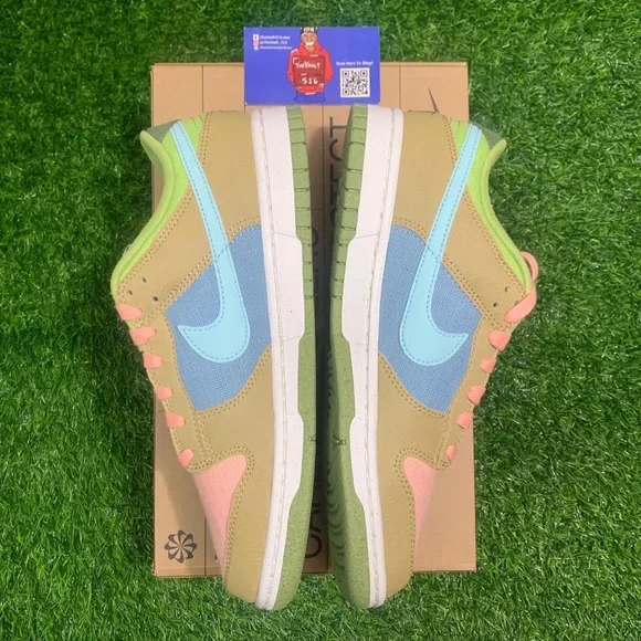 2022 Nike Dunk Low SE “Sun Club” - Picture 9 of 17